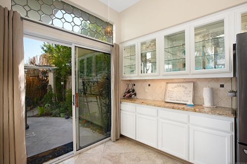 7713 Hazard Center Dr, San Diego CA  92108-4541 exterior
