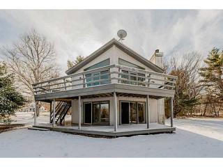 1106 Shore Rd, Jamestown RI  02835-2115 exterior