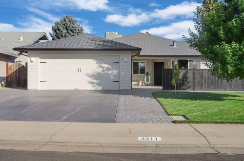 2511 Alder Glen Dr, Lodi, CA 95242-4602