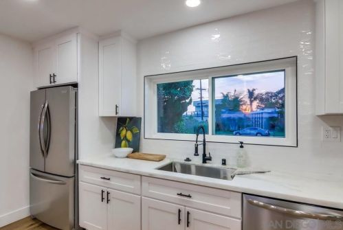 5057 September St, San Diego CA  92110-1222 exterior