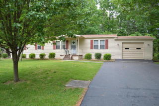 318 Dartmoor Dr, Crossville, TN 38558-6302