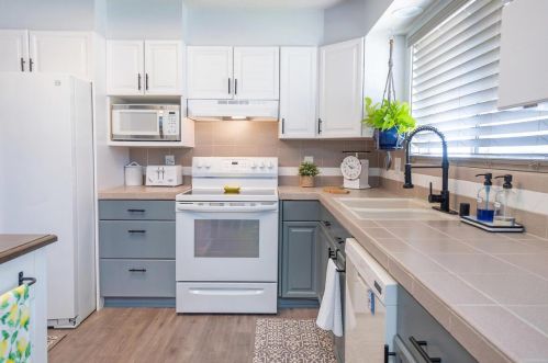 1654 Donner Way, Woodland CA  95695-5564 exterior