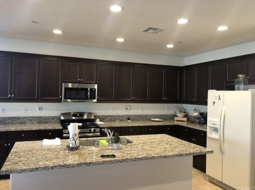 16252 Gibson St, Victorville CA  92394-2517 exterior