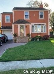 51 Garnet Pl, Floral Park, NY 11003-3633