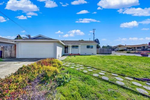 44 Cypress Ct, Richmond, CA 94806-1015