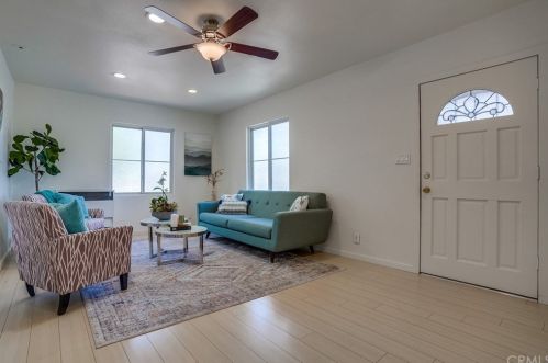 4037 7th St, Long Beach, CA 90804-5308