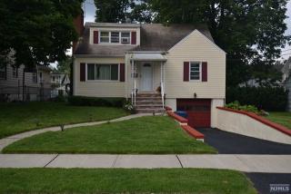 465 Anderson St, Hackensack, NJ 07601-1506