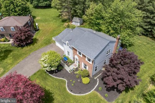 93 Chatham Ct, Southampton, PA 18954-1420