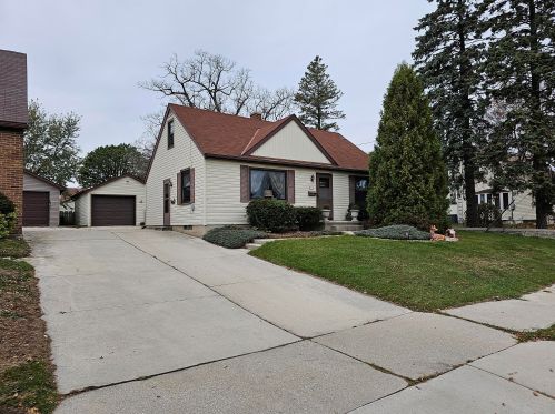 2218 10th St, Manitowoc, WI 54220-6508