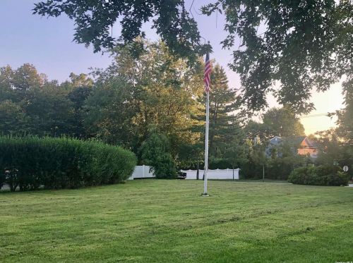 921 Hawkins Ave, Lake Grove NY 11755-1627 exterior