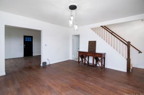 322 Ridgewood Rd, Middletown CT  06457-1949 exterior