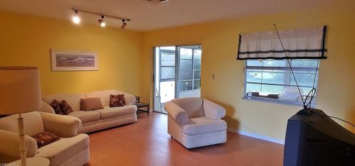 523 Pennview Ave, Lehigh Acres, FL 33936-6917