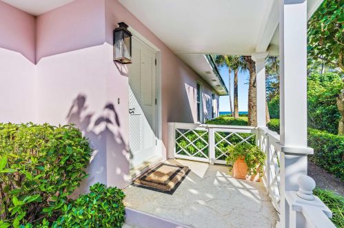 407 Beach Rd, Hobe Sound, FL 33455-2706