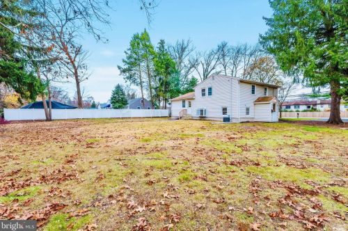 84 Franklin Corner Rd, Lawrence Township NJ  08648-2102 exterior