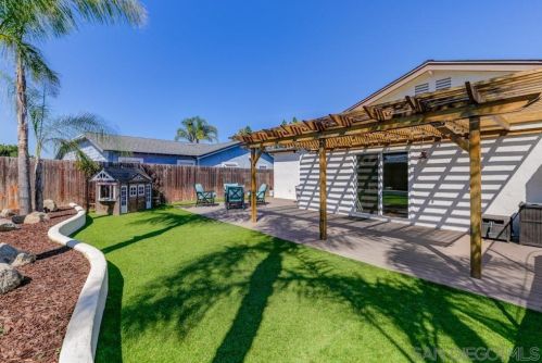 7767 Acama St, San Diego CA 92126-1106 exterior