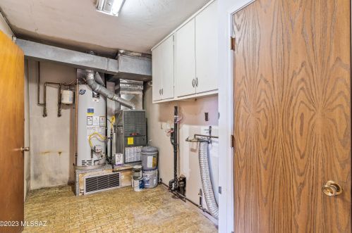 902 Prince Rd, Tucson AZ 85705-3028 exterior