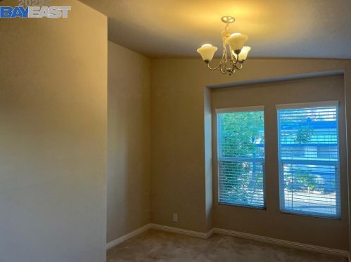 1462 Salamanca Ave, Hayward CA  94544-6256 exterior