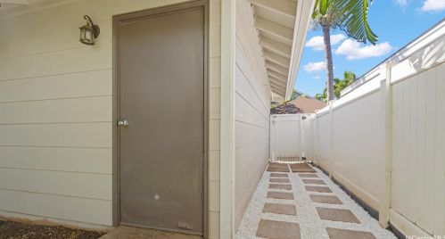 91-6425 Kapolei Pkwy, Ewa Beach HI  96706 exterior