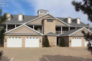 2940 Whispering Shores Dr, Vermilion, OH 44089-4501