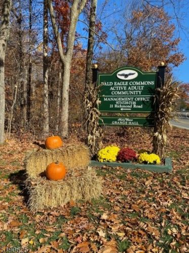 6110 Richmond Rd, West Milford Lakes NJ  07480-5117 exterior