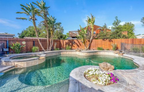 1047 Tyler Ave, Los Banos CA 93635-4839 exterior