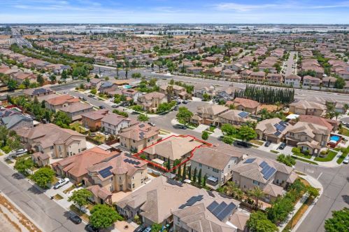 767 Red Barn Pl, Lathrop CA  95330-8975 exterior