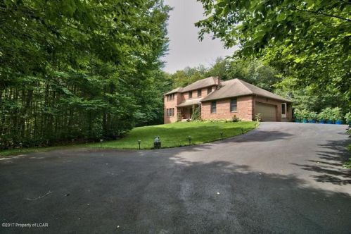 223 Thomas Rd, Blakeslee, PA 18610-7603