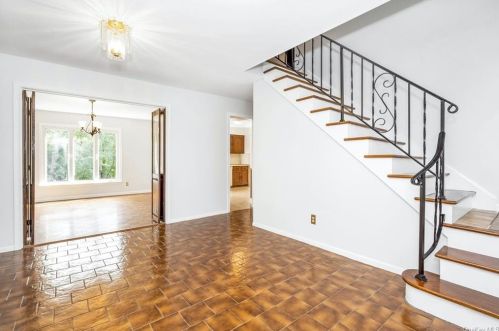 26 Highridge Rd, White Plains NY  10604-2009 exterior