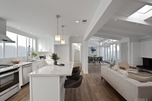 317 8th St, Manhattan Beach CA  90266-5629 exterior