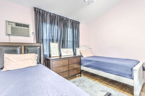 1012 Erie Ave, North Lindenhurst NY  11757-2117 exterior