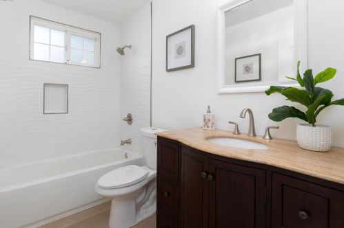 26184 Stanwood Ave, Hayward CA  94544-2736 exterior