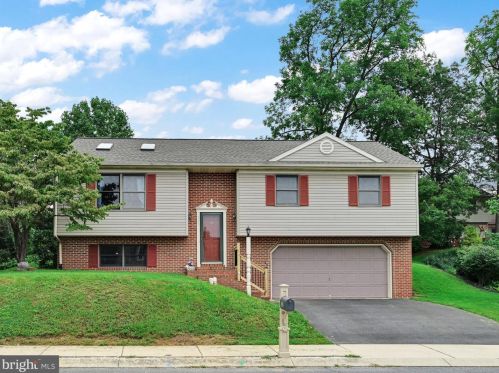 242 Mason Dr, Ephrata, PA 17522-2660