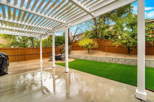 42064 Pine Needle St, Temecula CA  92591-7915 exterior