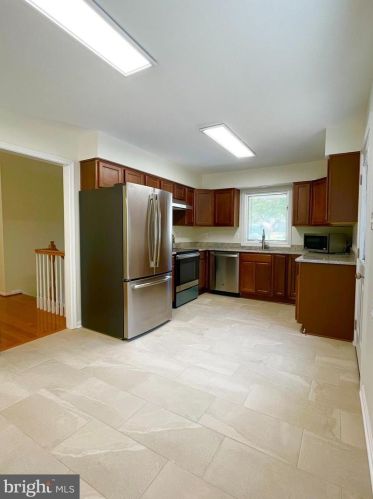 6205 Lavell Ct, Springfield VA  22152-1319 exterior