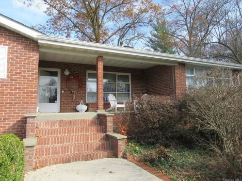 41 Mtn Lodge Rd, Washingtonville NY  10992-2014 exterior