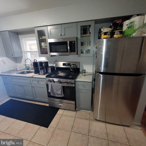 1430 Jackson St, Philadelphia, PA 19145-3942