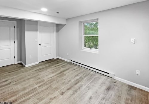 15 Glen Dr, Wantage NJ  07461-4801 exterior