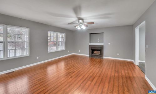 27 Bearwood Dr, Bybee VA  22963-2843 exterior
