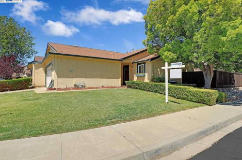 5486 Moonflower Way, Livermore, CA 94551-1361