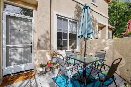 25785 Perlman Pl, Santa Clarita, CA 91381-2368