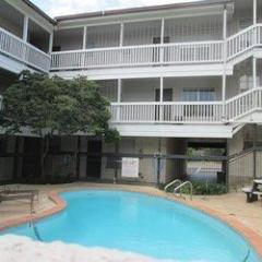 918 40th St, Austin TX  78751-4895 exterior