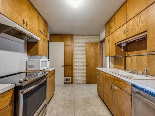 1509 Vly Vw Dr, Cedar Hill TX 75104-7841 exterior