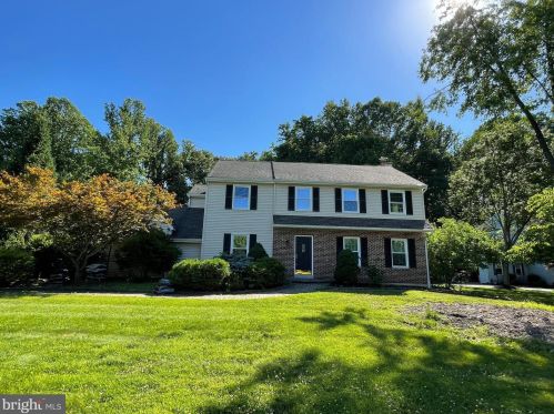 106 Viewpoint Dr, Downingtown, PA 19335-1700