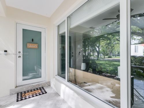 518 58th Ct, Hollywood FL  33023-1437 exterior