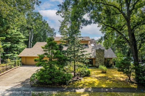 676 Overlook Ct, Bricktown, NJ 08724-1133