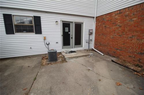 1584 Marborough Ln, Indianapolis, IN 46260-3276