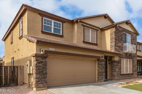 6830 42nd Dr, Phoenix, AZ 85041-3509