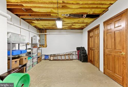 306 Deer Path Dr, Red Lion PA  17356-7800 exterior