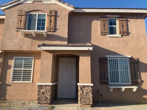 11762 Grotto Hills Ln, Victorville, CA 92392-3700