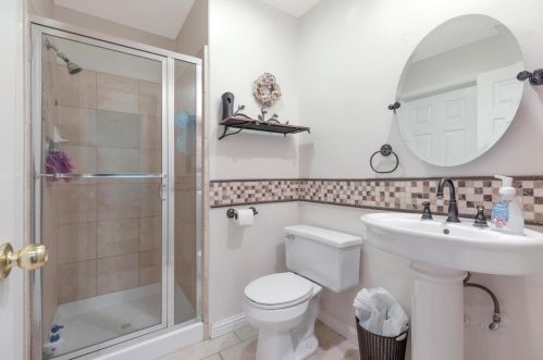 750 Joshua Dr, Hollister CA  95023-5671 exterior